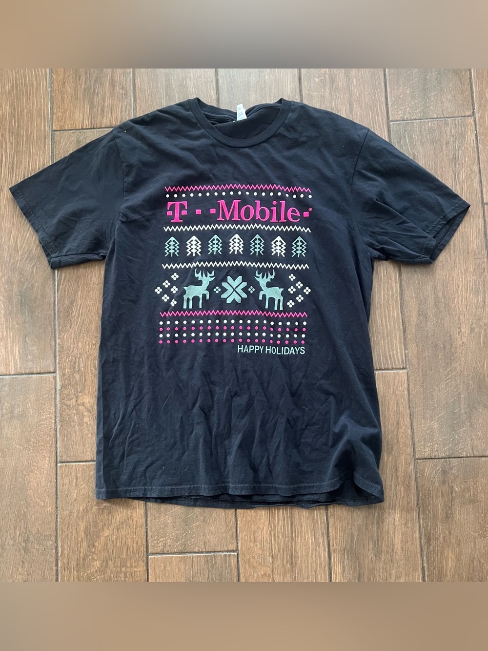 T Mobile Ugly Christmas Sweater Black Holiday Graphic T-Shirt sz Large